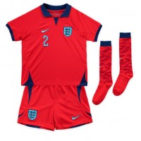 Camiseta Inglaterra Kyle Walker #2 Visitante Equipación para niños Mundial 2022 manga corta (+ pantalones cortos)